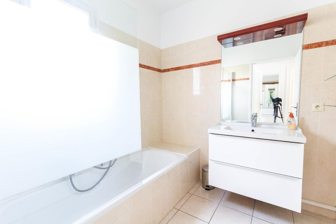 Villa New ! With Parking Swimming Pools Garden And Ac - Benakey *