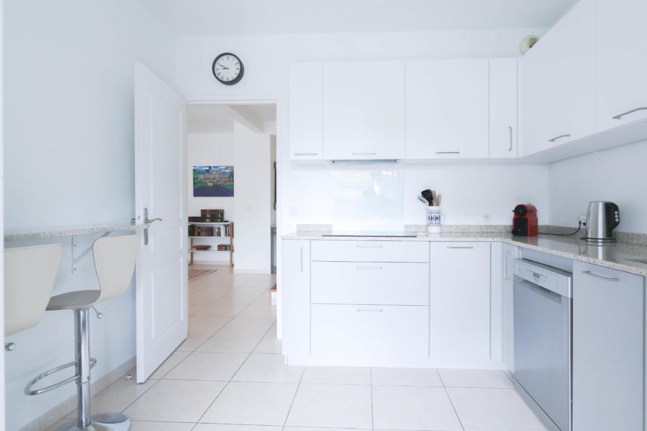 Villa New ! With Parking Swimming Pools Garden And Ac - Benakey Cannes