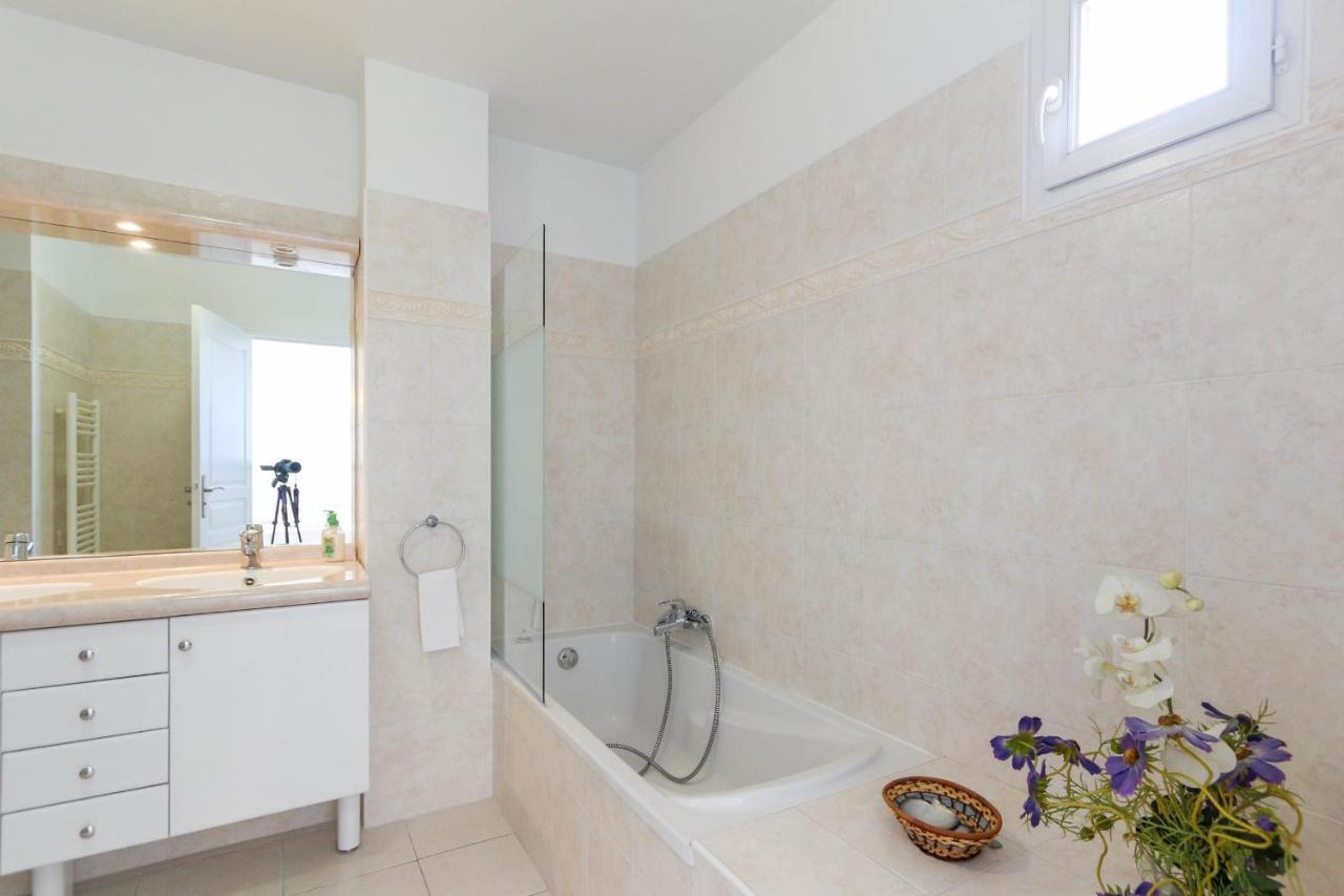 Villa New ! With Parking Swimming Pools Garden And Ac - Benakey Cannes