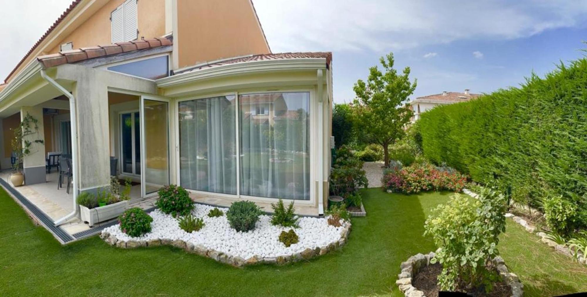 New ! With Parking Swimming Pools Garden And Ac - Benakey